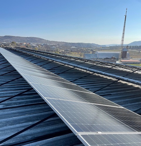 Compensation for Injured Solar Panel Fitters